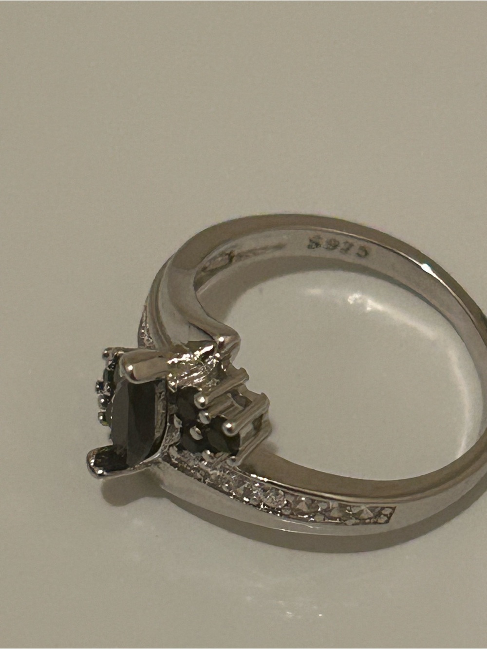 Genuine 925 Sterling Silver Black Gemstone Bypass Ring
Size 7 - Picture 2 of 4